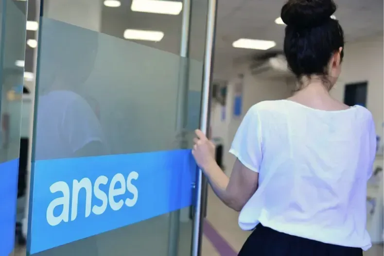 ANSES activa pagos el lunes con aumentos para jubilados y asignaciones familiares