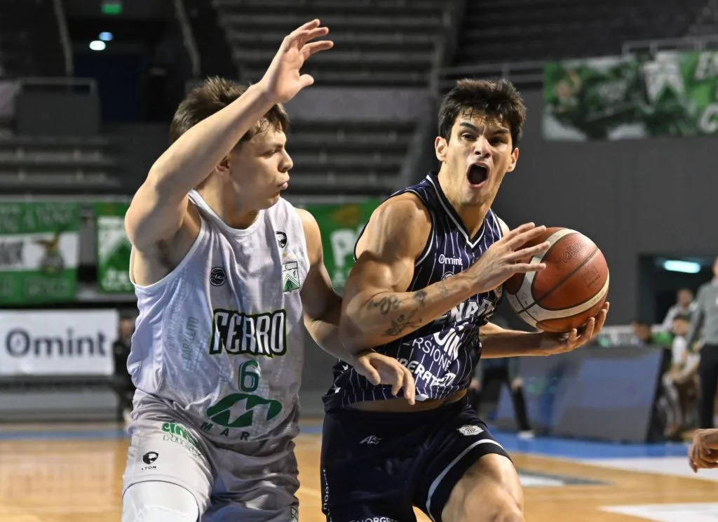 Ferro y Peñarol inician su serie de Reclasificación en Caballito