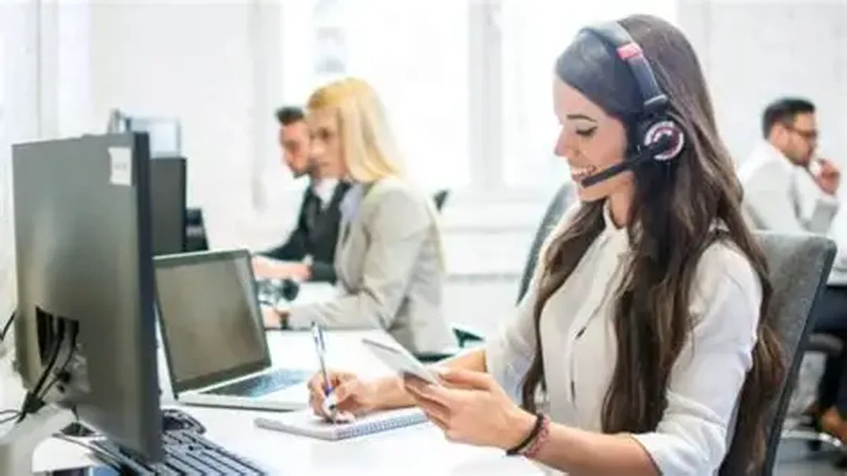 IA y empleo en Argentina: empresas se dividen entre crecimiento y recortes