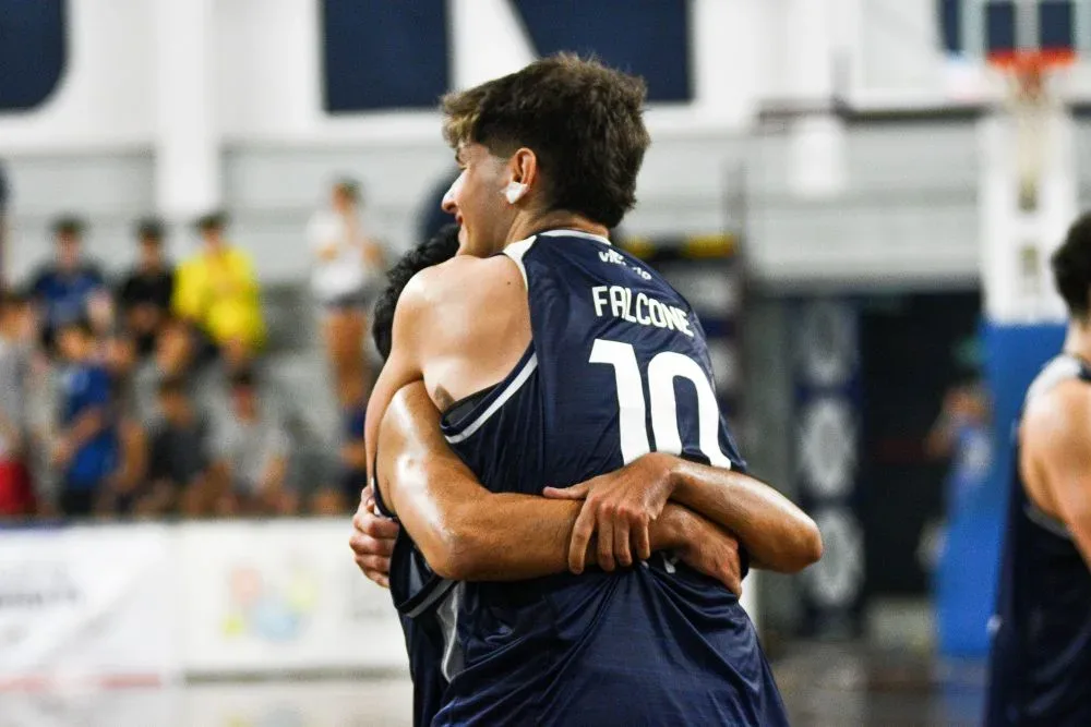 Náutico goleó a San Martín en Marcos Juárez y se mantiene en la pelea Federal