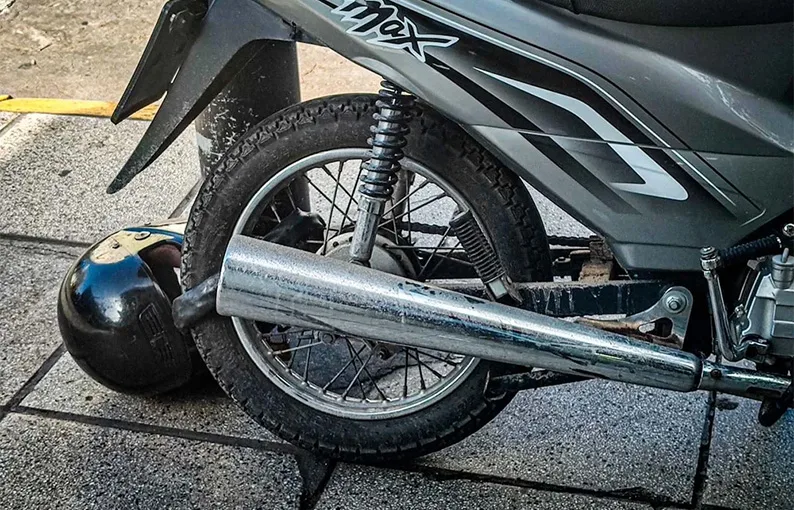 Proyecto de ley bonaerense busca compactar motos con escape adulterado
