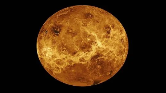 Un chip de memoria aguantó 700 grados: el avance que podría llegar a Venus