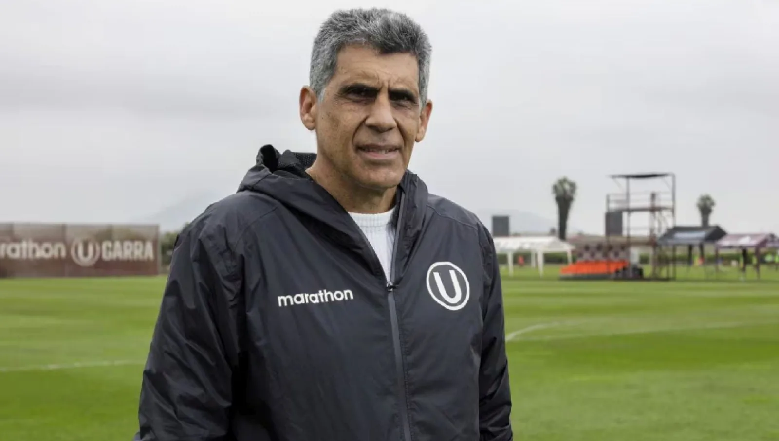 Universitario evalúa la continuidad de Álvaro Barco tras errores en fichajes