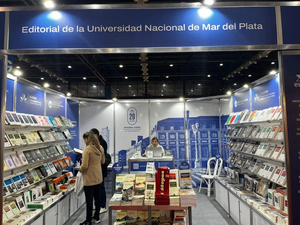 La Feria del Libro de Buenos Aires celebra 50 años con presencia de la universidad marplatense